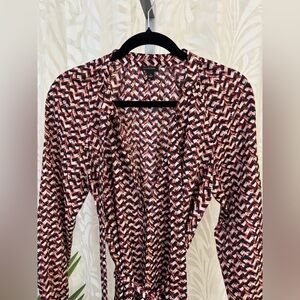 Ann Taylor Abstract Maroon White and Black Long Sleeve Mini Dress